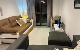 DEPARTAMENTO CÉNTRICO, a METROS de la UNIVERSIDAD, 4 PERSONAS, GARAJE AUTO CHICO